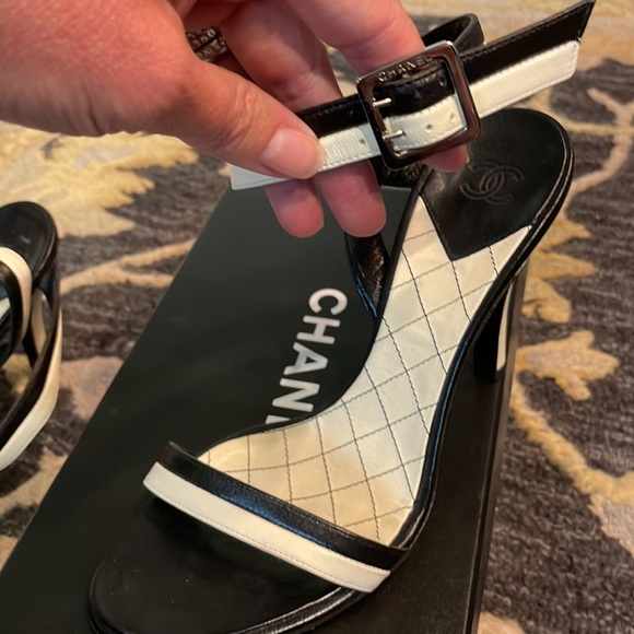 Gorgeous Chanel heels - Picture 2 of 6